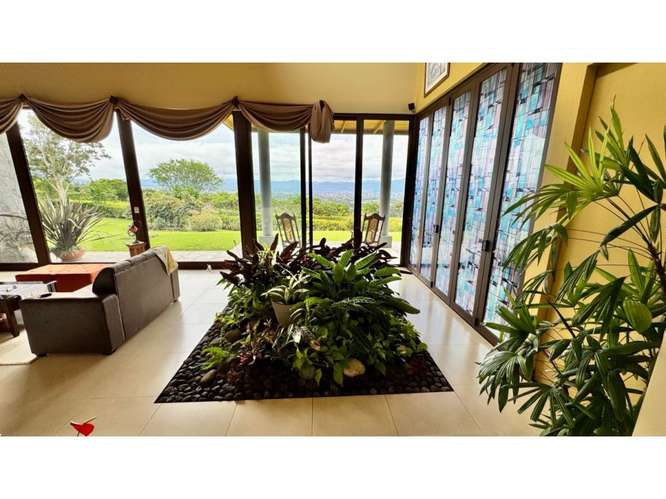 Quinta de lujo con 1,5 hectáreas y vista | San Isidro de Heredia