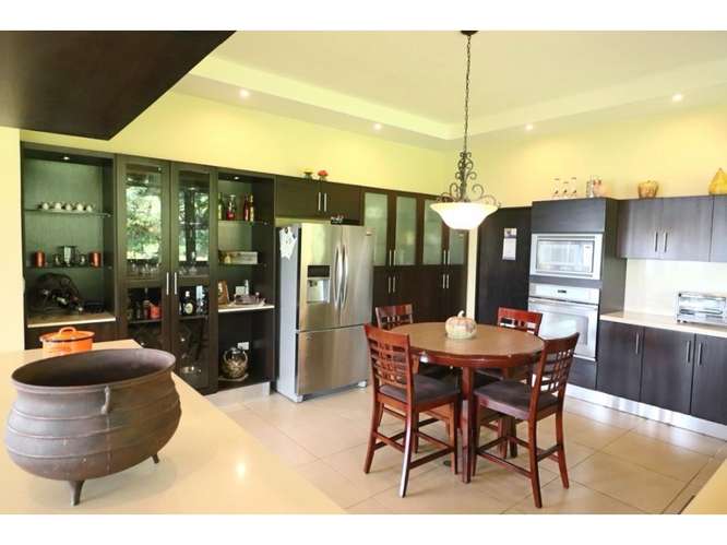 Quinta de lujo con 1,5 hectáreas y vista | San Isidro de Heredia