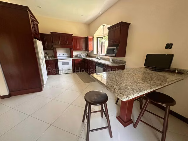 Venta de Casa AMUEBLADA en Mora-Colón. - Imagen 4