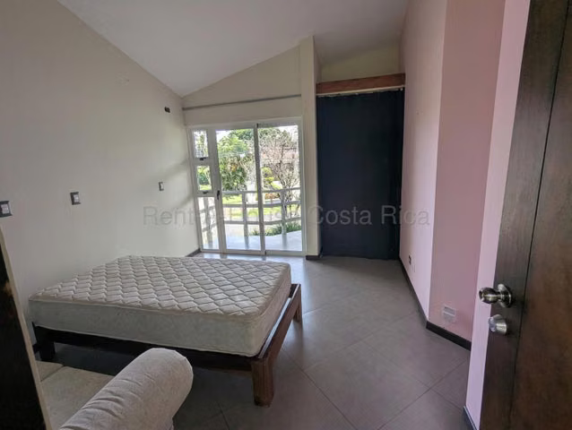 Alquiler de Casa en HACIENDA LOS REYES-La Guácima de Alajuela.  - Imagen 6