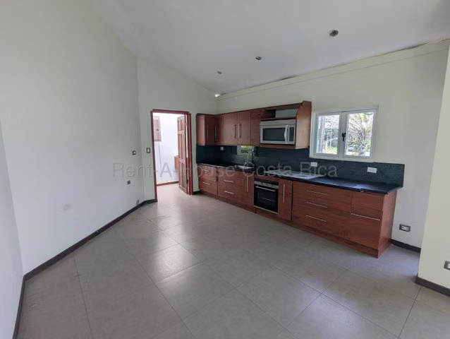 Alquiler de Casa en HACIENDA LOS REYES-La Guácima de Alajuela.  - Imagen 4