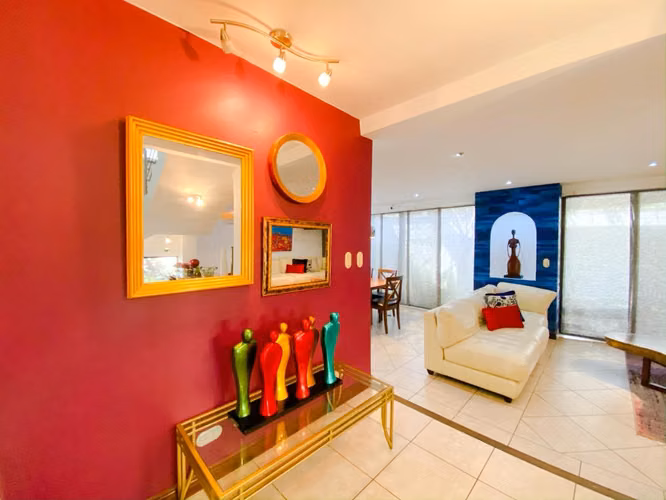 Exclusiva Casa 320m2 3 Niveles Lindora Santa Ana | $2,500 - Imagen 18