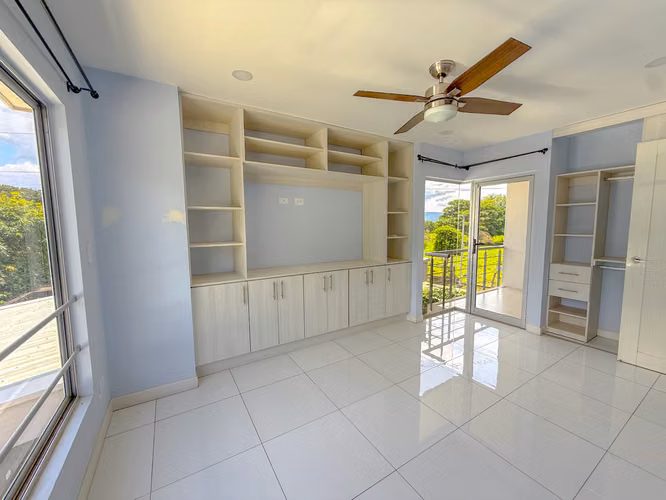  Casa en alquiler en La Guácima | 4 habitaciones + oficina independiente  - Imagen 10
