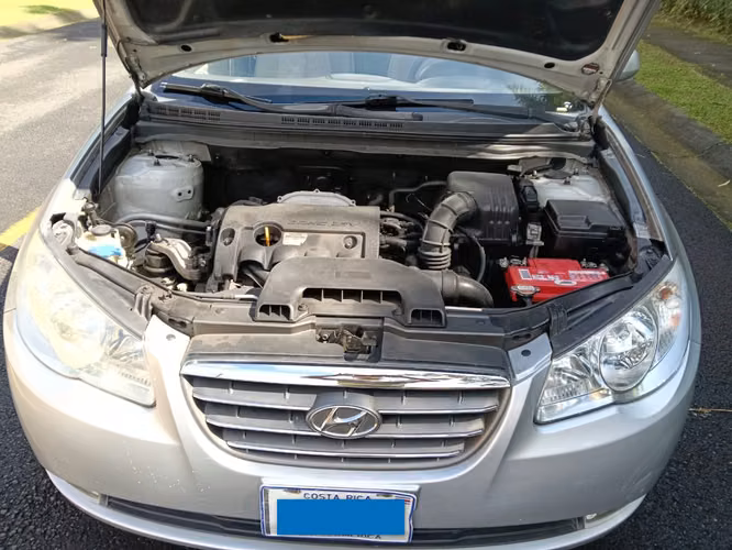 Carro en excelente condiciones de motor y carrocería - Imagen 8