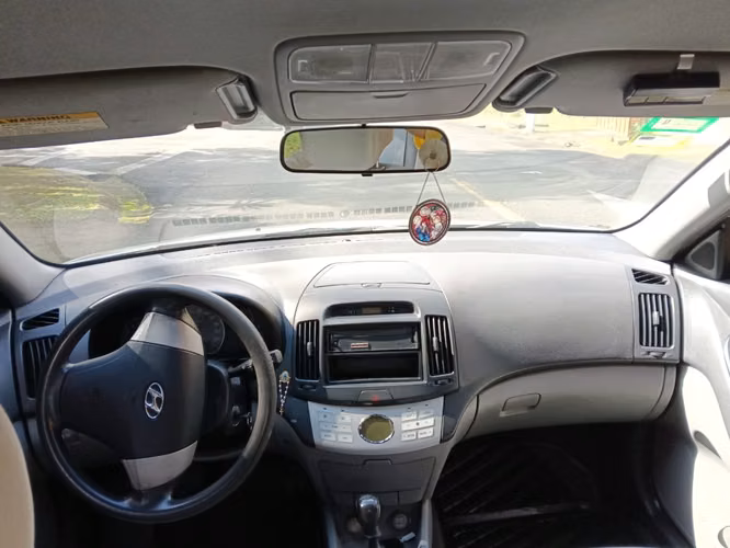 Carro en excelente condiciones de motor y carrocería - Imagen 5