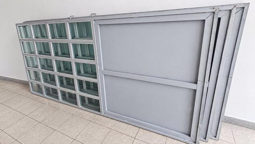 Puertas/divisiones de metal y vidrio - Imagen 2