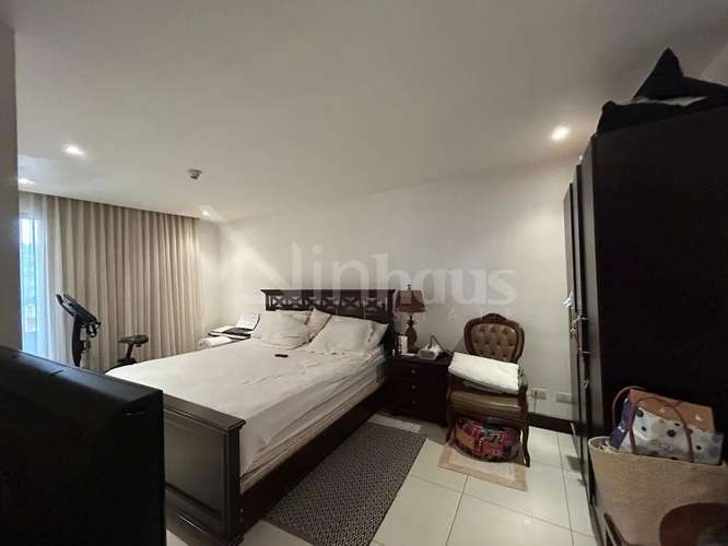 Venta de apartamento esquinero con mezzanina en Santa Ana centro  - Imagen 11