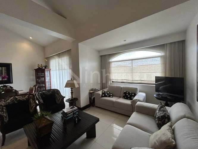 Venta de apartamento esquinero con mezzanina en Santa Ana centro  - Imagen 8