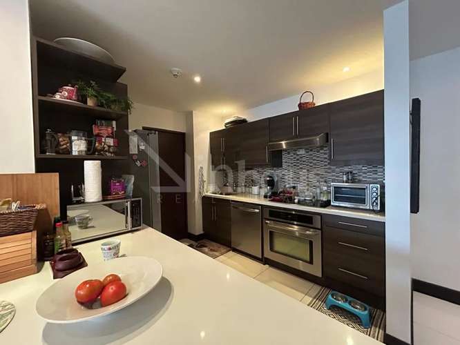 Venta de apartamento esquinero con mezzanina en Santa Ana centro  - Imagen 1