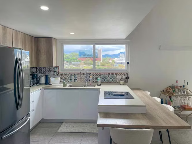 Apartamento con increíble Vista, Amueblado, Ubicación Estratégica (Uruca/Sabana) - Imagen 4