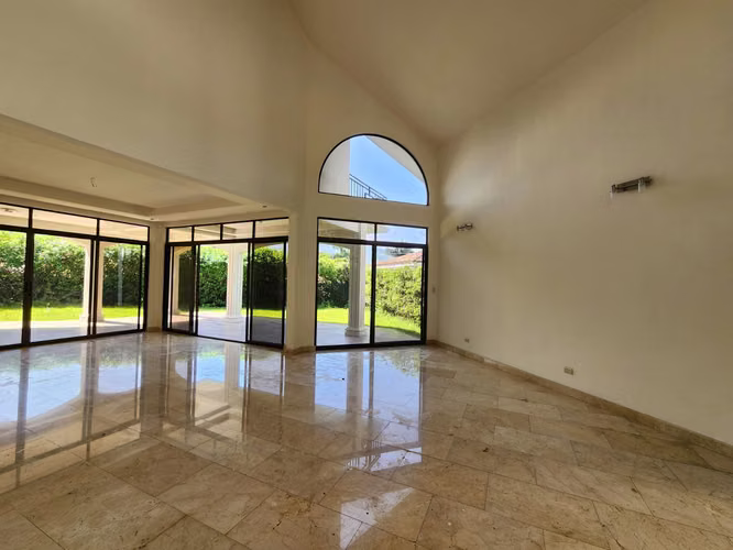 Alquiler de Casa en Valles del Sol