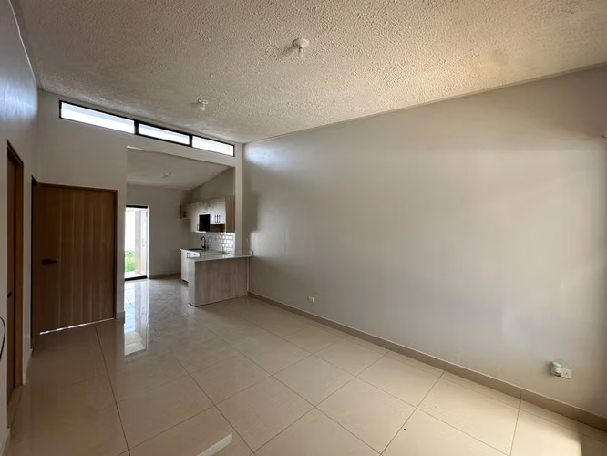 Moravia - Alquiler de Casa Nueva en Condominio - Imagen 5