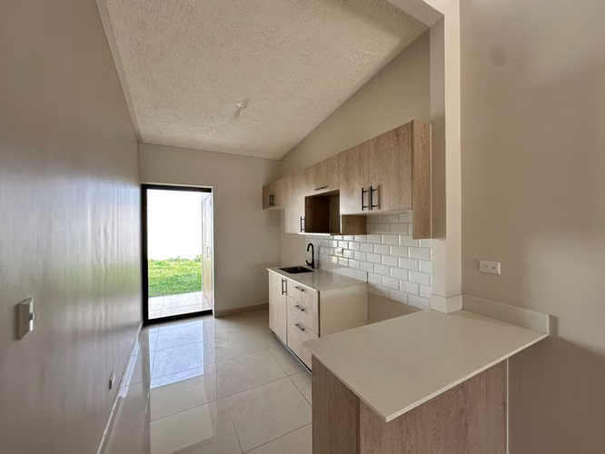 Moravia - Alquiler de Casa Nueva en Condominio - Imagen 6