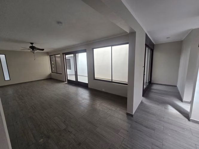 Casa en venta de una planta en Rohrmoser ID 27581 - Imagen 2