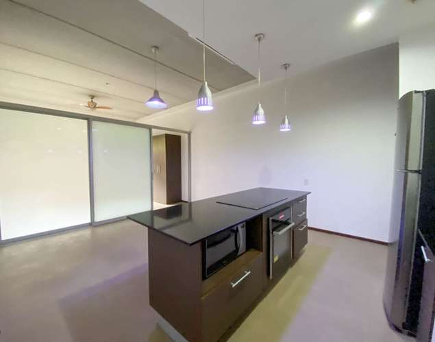 Se Alquila Apartamento de 1 Habitación Condominio Azura Flats Piedades de Santa Ana mas Patio Privado njv01