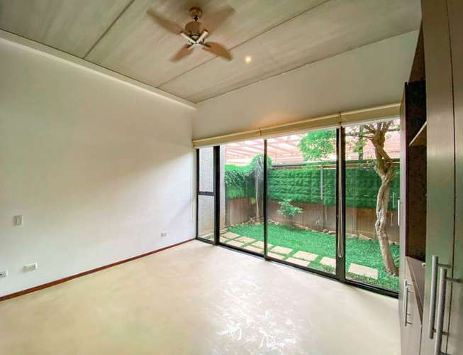 Se Alquila Apartamento de 1 Habitación Condominio Azura Flats Piedades de Santa Ana mas Patio Privado njv01
