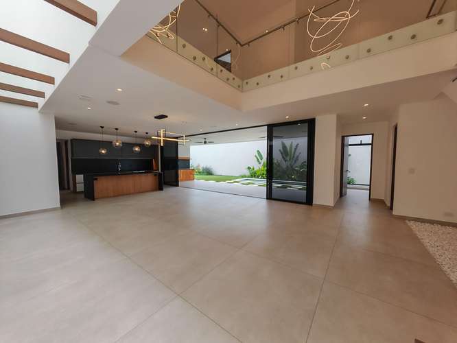 ALQUILER DE CASA DE LUJO PARA ESTRENAR – LOS LAURELES, ESCAZÚ - Imagen 2