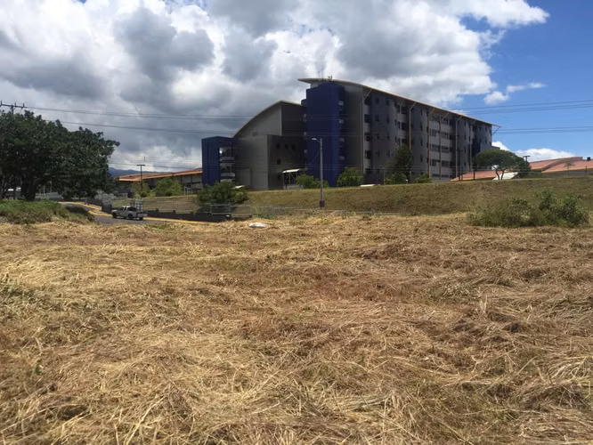 De oportunidad, lote comercial esquinero al costado oeste del Hospital de Heredia - Imagen 5