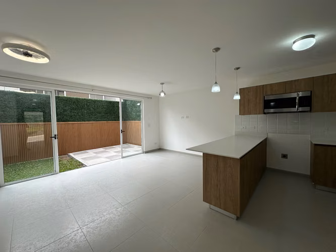 CASA NUEVA EN ALQUILER CONDOMINIO HACIENDA EL CAFETO, LA RIBERA DE BELÉN