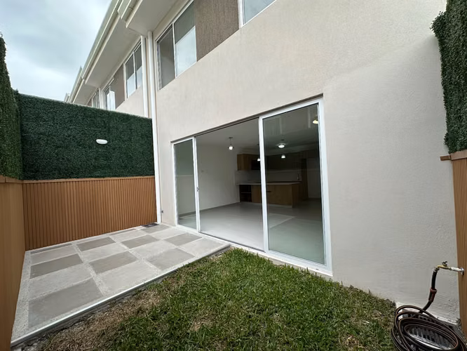 CASA NUEVA EN ALQUILER CONDOMINIO HACIENDA EL CAFETO, LA RIBERA DE BELÉN - Imagen 2