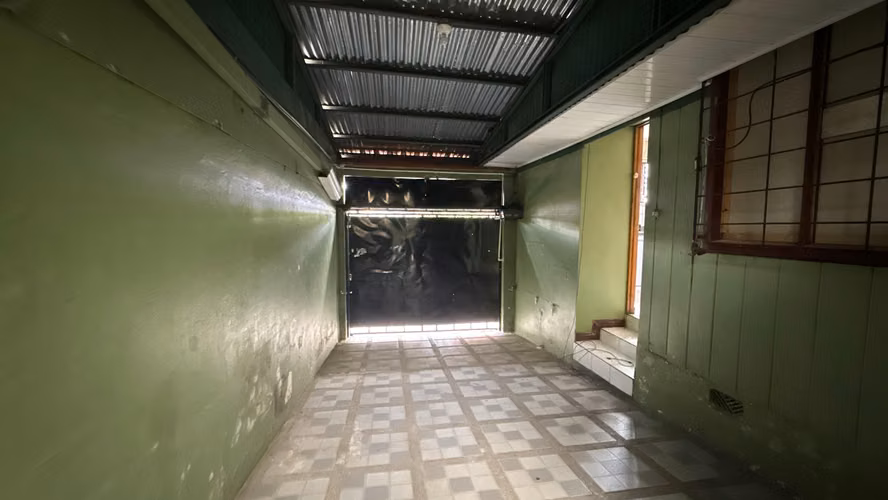 Excelente oportunidad de inversión, uso de suelo mixto, en el corazón de Desamparados Centro - Imagen 2