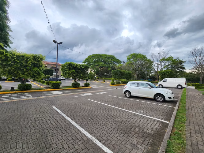 Alquiler de local comercial en Santa Ana, Brasil, sobre la radial de Ciudad Colón, en del Río Plaza. - Imagen 11