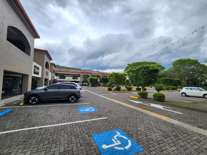Alquiler de local comercial en Santa Ana, Brasil, sobre la radial de Ciudad Colón, en del Río Plaza. - Imagen 5