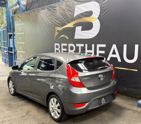 HYUNDAI ACCENT GLS 2013 AZUL AUTOMÁTICO - Imagen 5