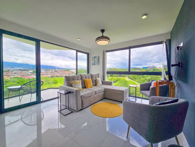 Apartamento esquinero full amueblado en Torre Soho Paradisus Rohrmoser - Imagen 2