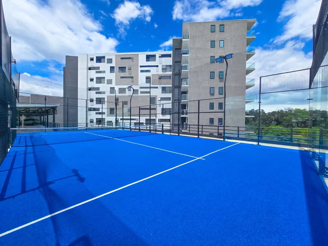 Apartamento esquinero full amueblado en Torre Soho Paradisus Rohrmoser - Imagen 6