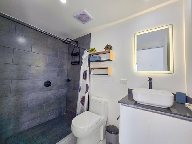 Apartamento esquinero full amueblado en Torre Soho Paradisus Rohrmoser - Imagen 12