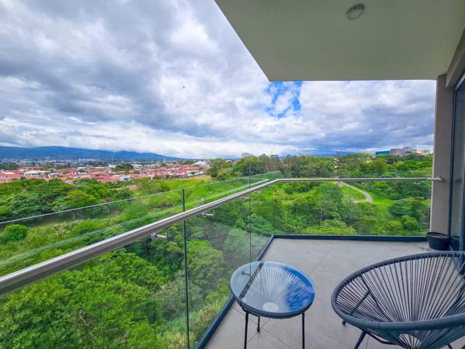 Apartamento esquinero full amueblado en Torre Soho Paradisus Rohrmoser - Imagen 9