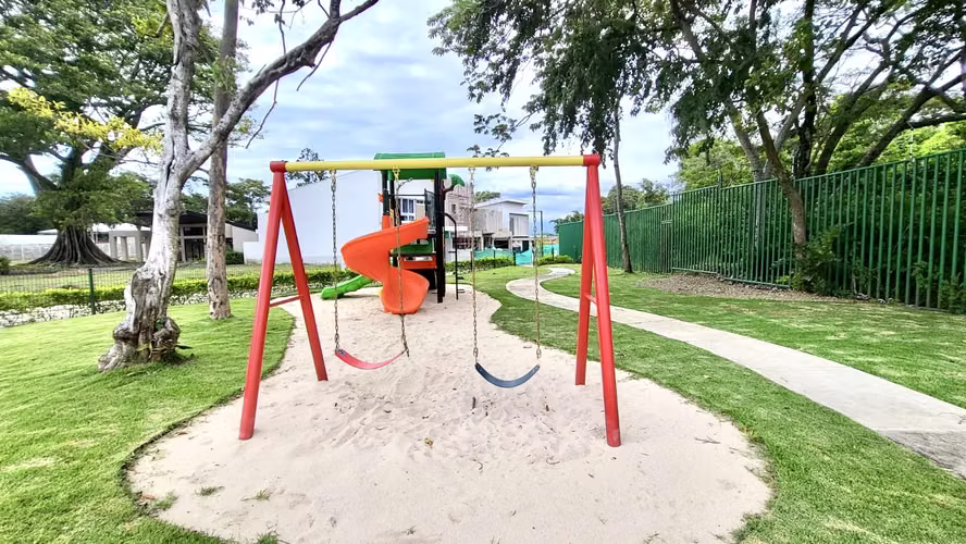 Venta de lote plano en condominio Santa Ana Centro. - Imagen 10