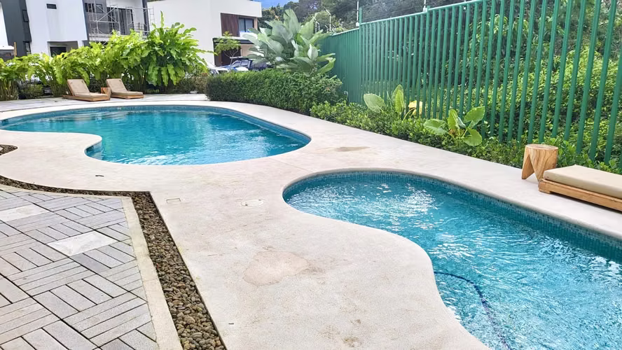Venta de lote plano en condominio Santa Ana Centro. - Imagen 12