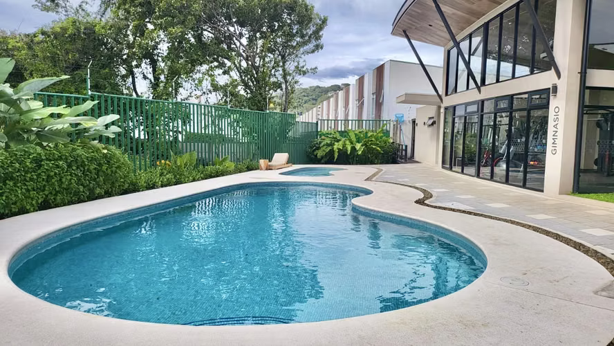 Venta de lote plano en condominio Santa Ana Centro. - Imagen 11