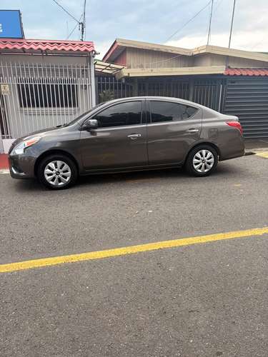 Venta de Nissan Versa 2015
