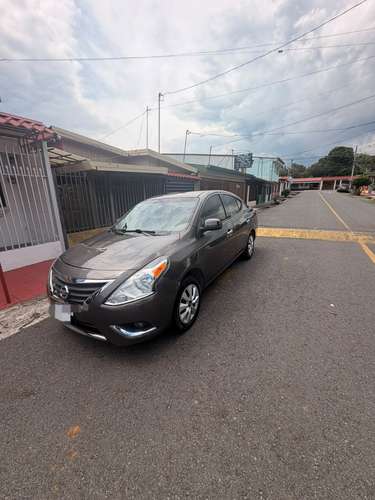 Venta de Nissan Versa 2015