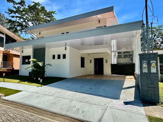 Venta Casa de moderna, Condominio Bosques del Sol, Orotina, Alajuela (FAU) 