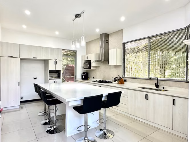 Venta Casa de moderna, Condominio Bosques del Sol, Orotina, Alajuela (FAU)  - Imagen 3