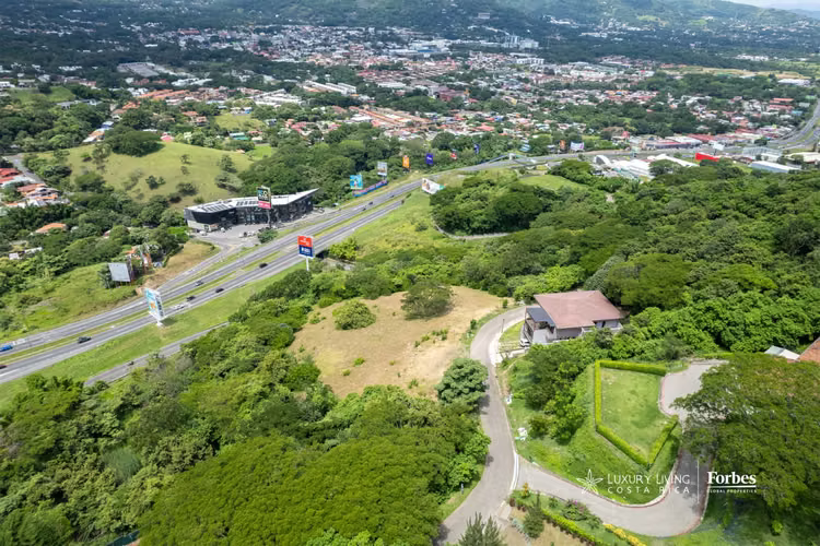 20633 - Lote para inversión familiar en condominio de lujo Villa Real  - Imagen 3
