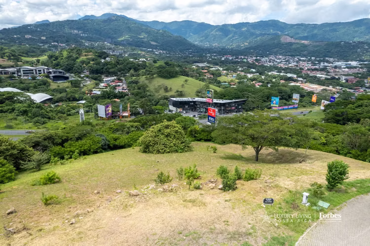 20633 - Lote para inversión familiar en condominio de lujo Villa Real  - Imagen 2