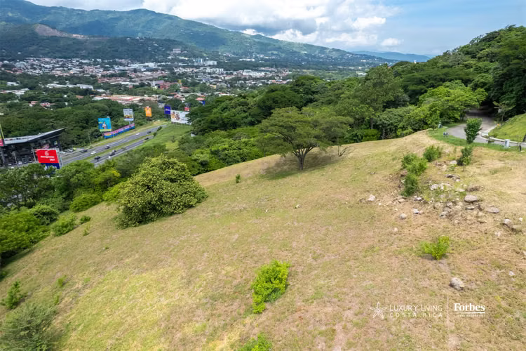 20633 - Lote para inversión familiar en condominio de lujo Villa Real  - Imagen 6