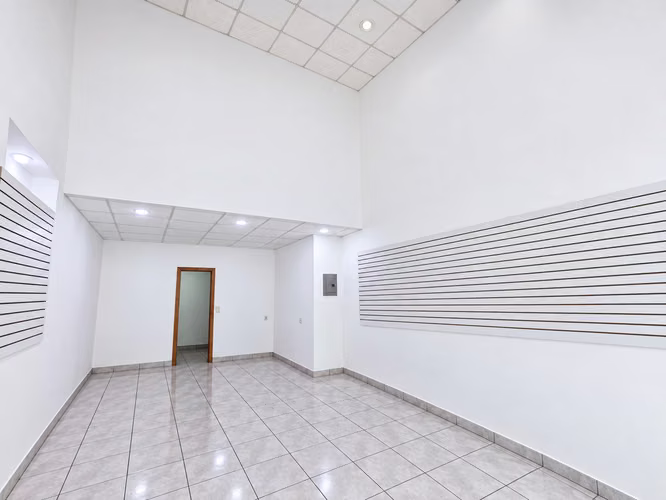LOCAL COMERCIAL EN ALQUILER EN SAN JOSÉ CENTRO | ZONA COMERCIAL - Imagen 7