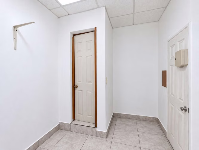 LOCAL COMERCIAL EN ALQUILER EN SAN JOSÉ CENTRO | ZONA COMERCIAL - Imagen 4