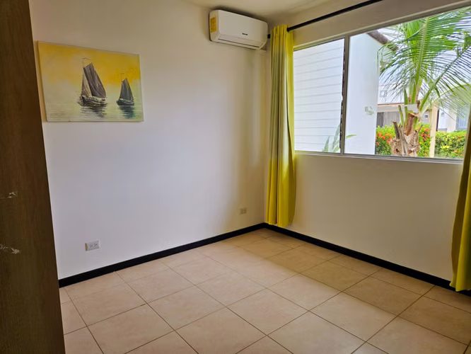 Casa en Málaga Bejuco | Amplio Patio, 3 Habitaciones - Imagen 5