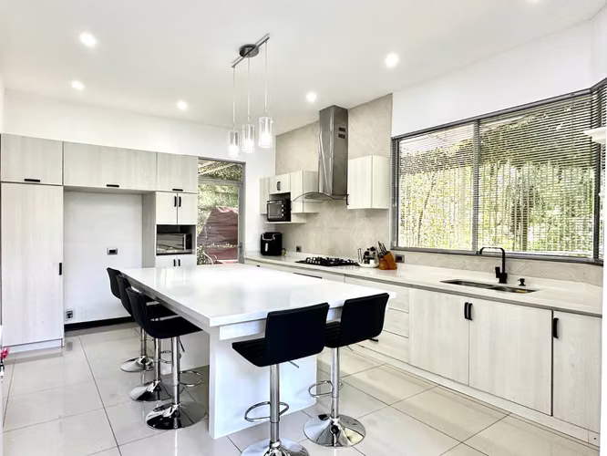 Alquiler Casa de moderna, Condominio Bosques del Sol, Orotina, Alajuela (FAU) - Imagen 3