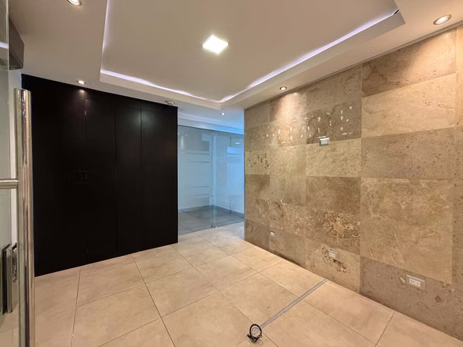 Alquiler de local comercial Condominio Latitud Dent