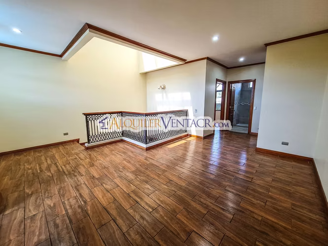 Condo de 350 m2 con full vista y terraza en Guachipelín Escazú - Imagen 9
