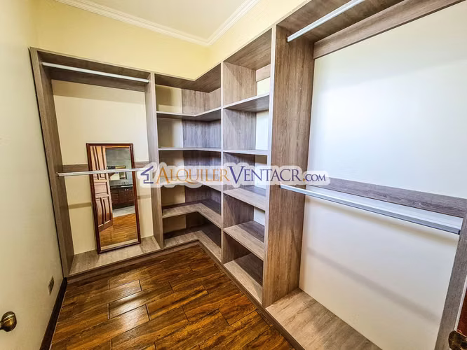 Condo de 350 m2 con full vista y terraza en Guachipelín Escazú - Imagen 3