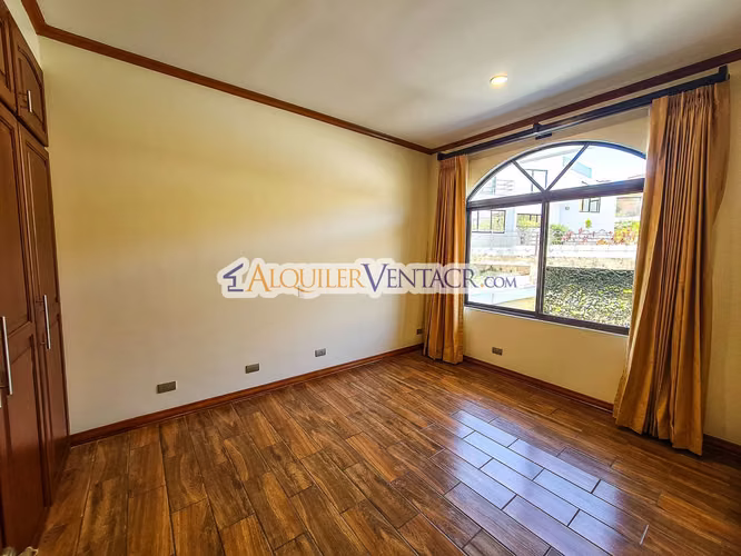Condo de 350 m2 con full vista y terraza en Guachipelín Escazú - Imagen 8